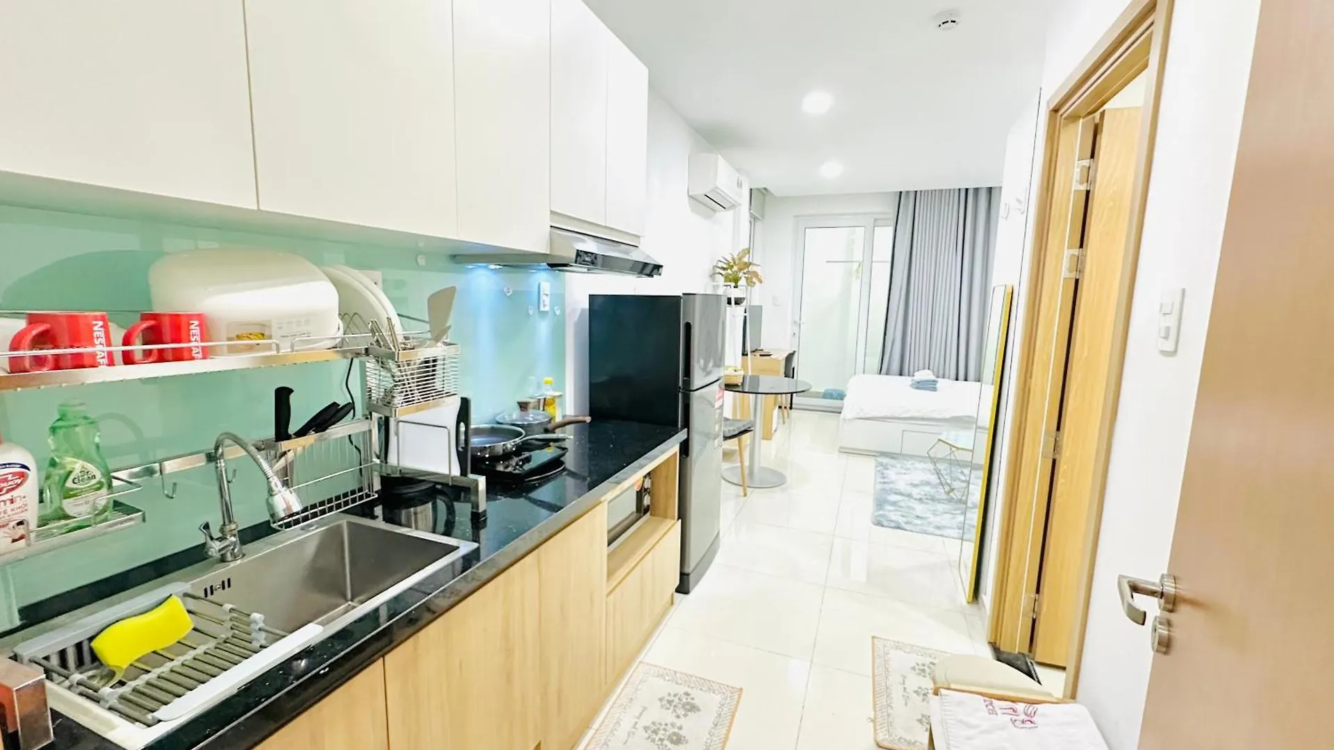 ホーチミン市204 Spacious & Modern 1Br With Kitchenアパートメント 0*, ホーチミン市